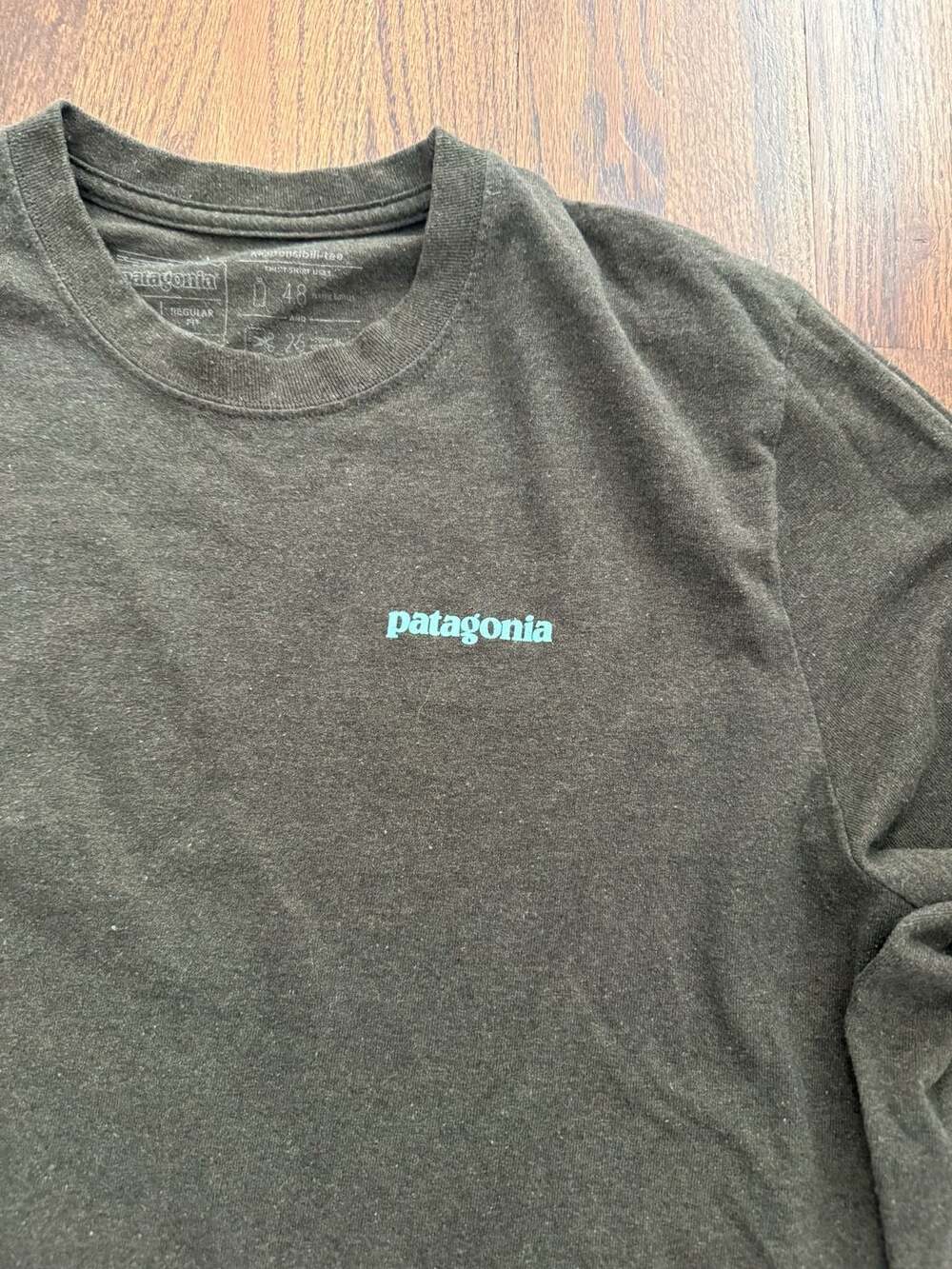 Patagonia Responsibili-tee Long Sleeve Mens Size M Olive Green Regular Fit